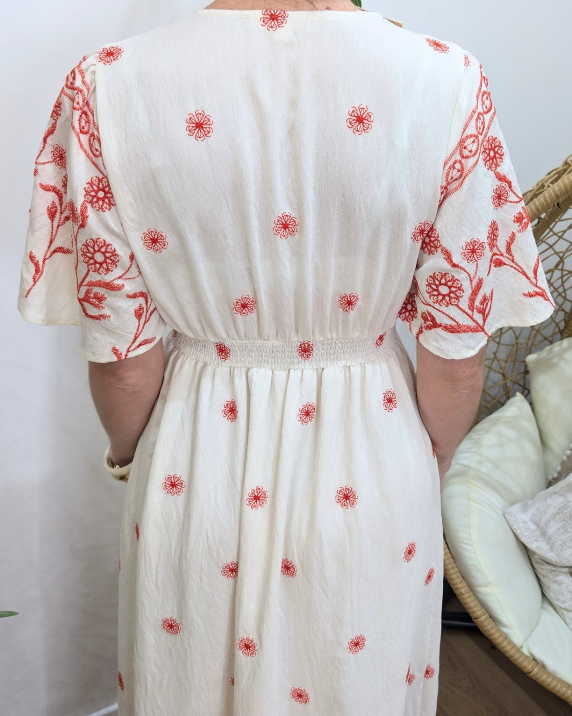 Robe longue femme beige broderies rouges Sidera