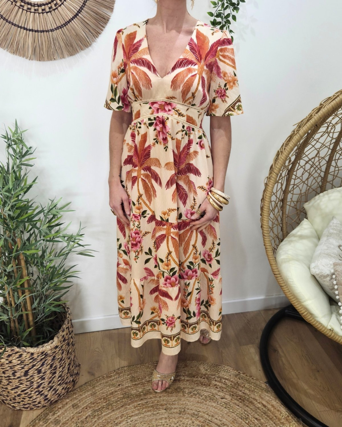 Robe longue femme beige palmiers et fleurs fuchsia et oranges