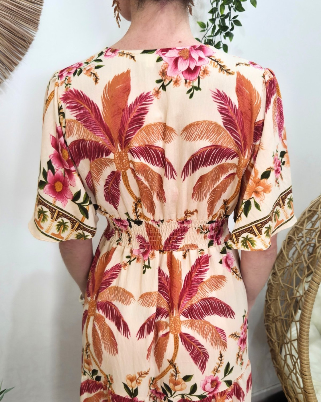 Robe longue femme beige palmiers et fleurs fuchsia et oranges