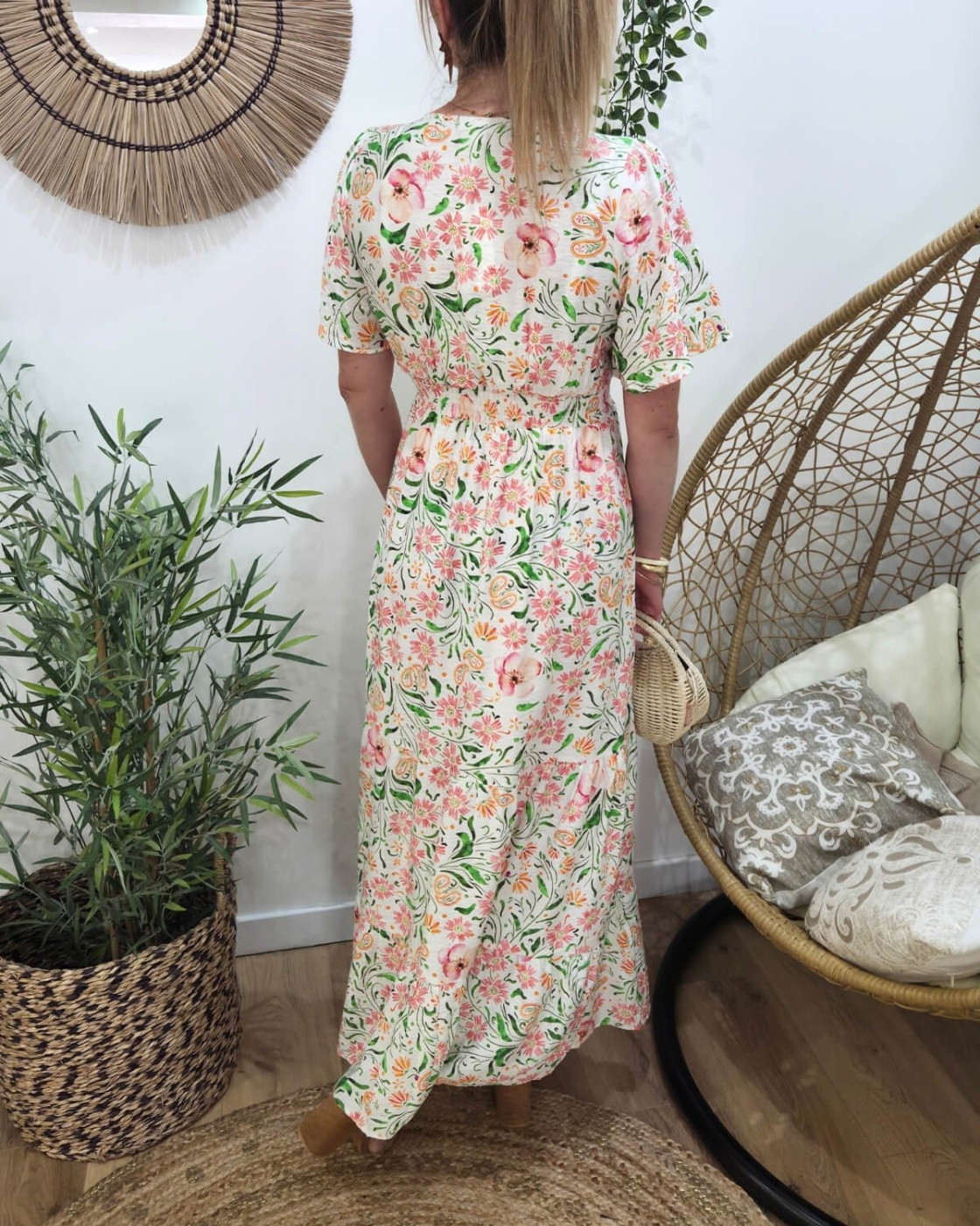  Robe longue femme écru motifs fleuris verts roses corail