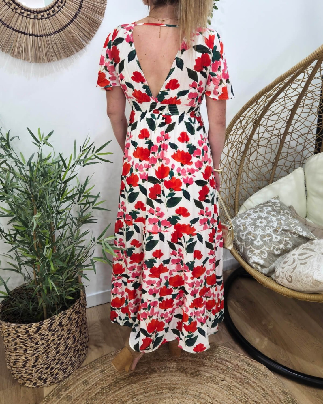  Robe longue femme écrue fleurs roses rouges et vertes Edoarda