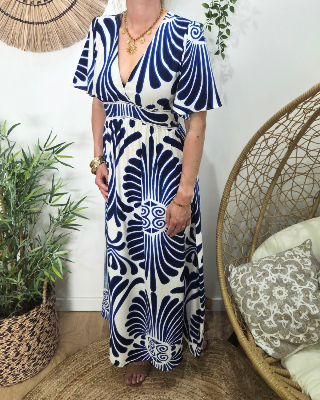  Robe longue femme manches volantes bleu roi et blanche Signy