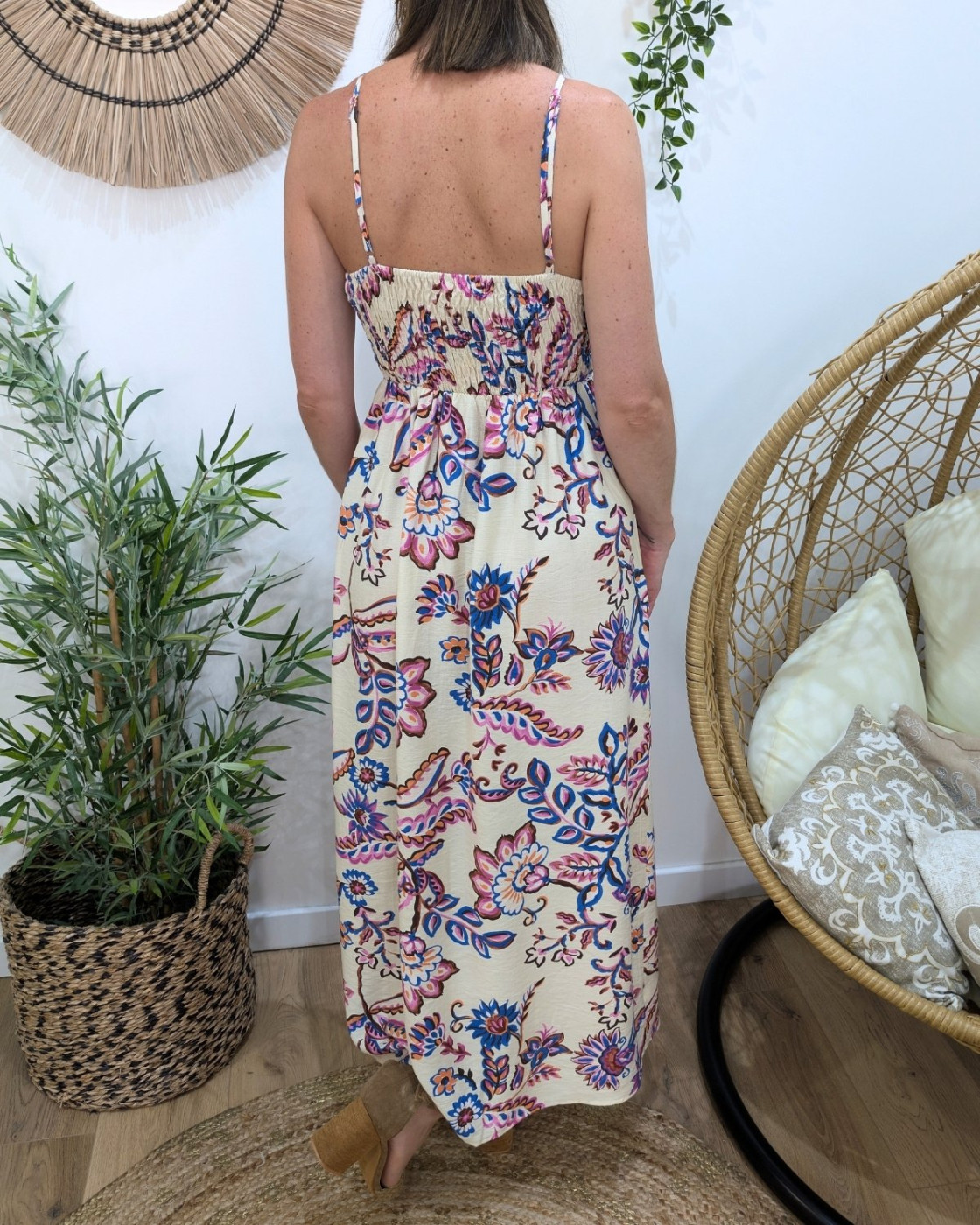  Robe longue femme à bretelles écrue fleurs roses et bleues Sigrid