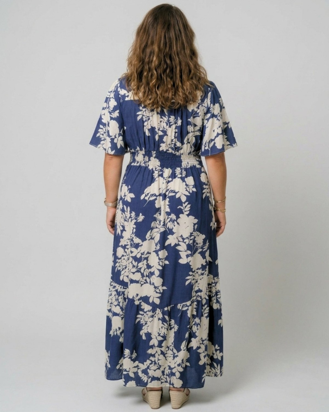 Robe longue femme bleu marine fleurs blanches Pelaya