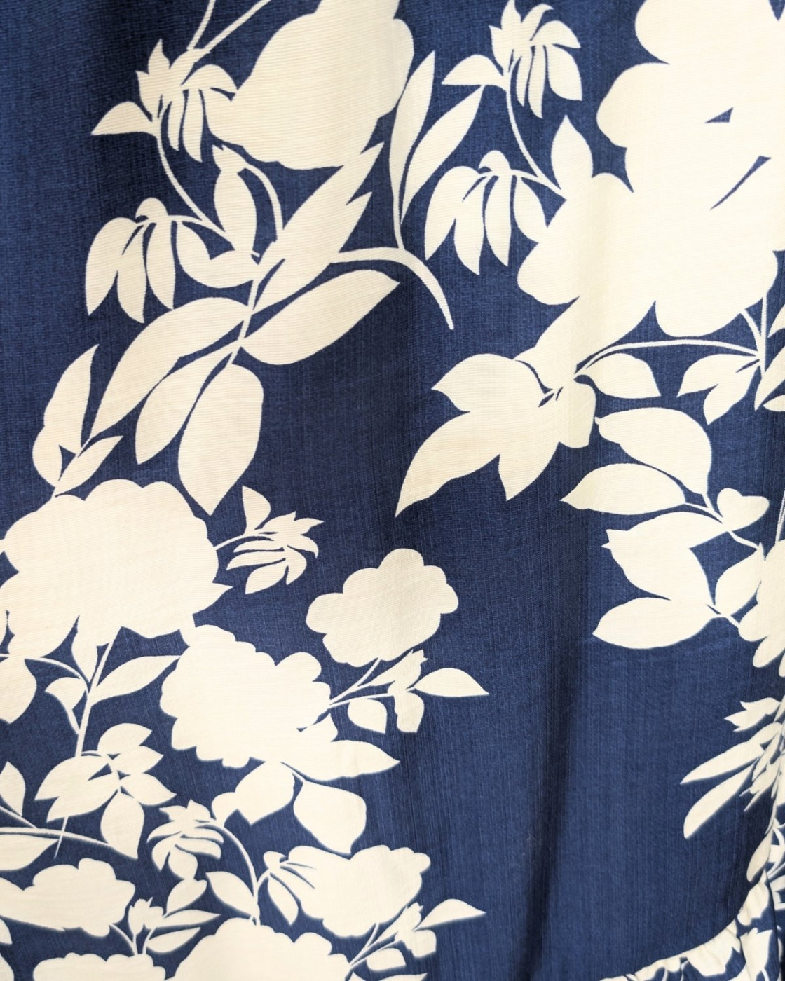 Robe longue femme bleu marine fleurs blanches Pelaya