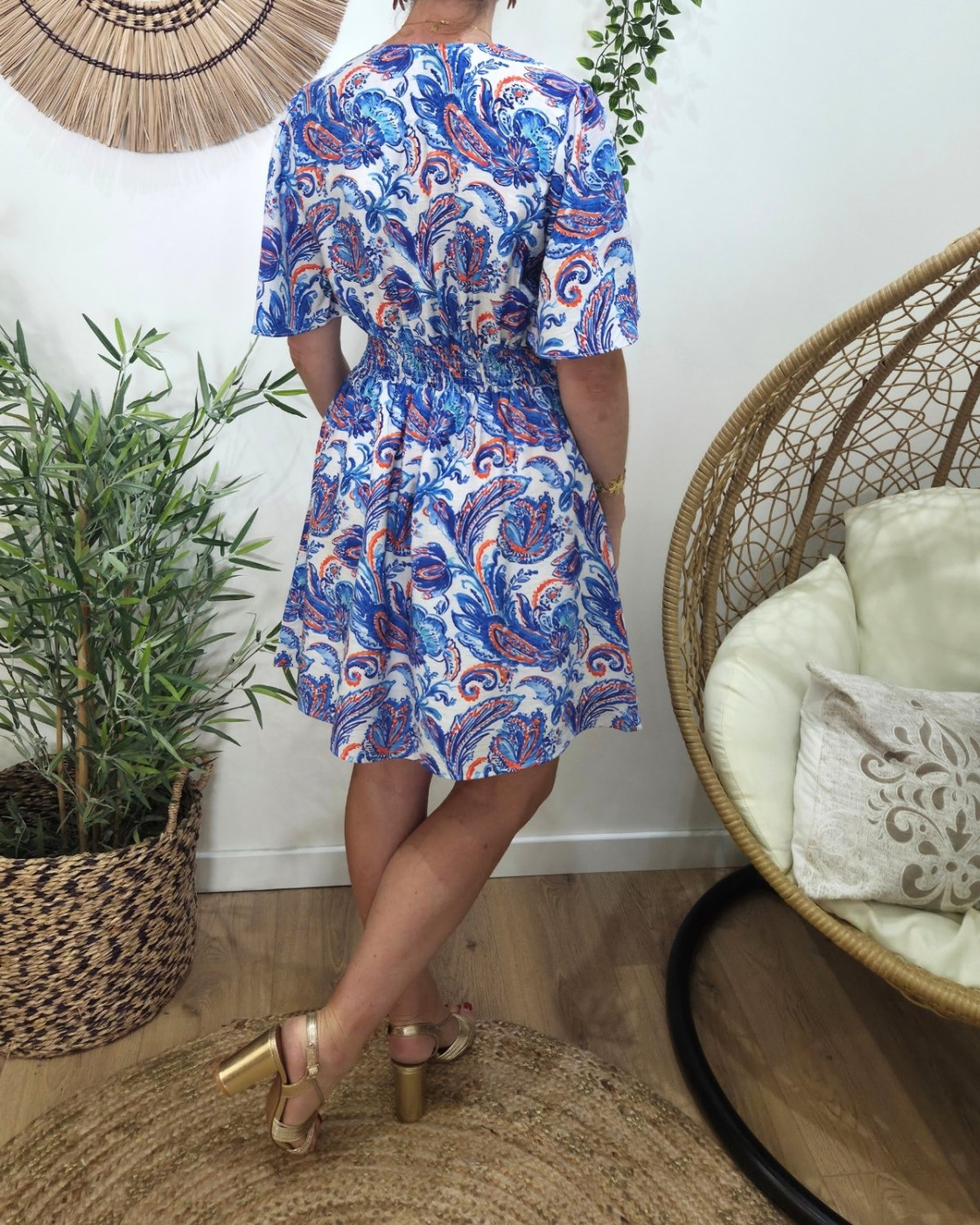  Robe courte femme écrue motifs fleuris bleus oranges Myrtille