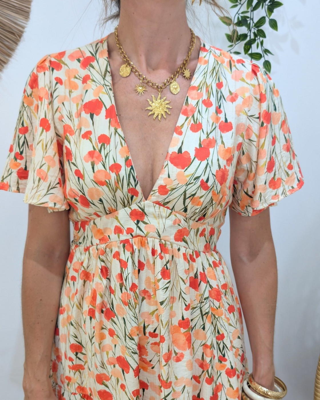  Robe courte femme beige fleurs orangées liserés dorés