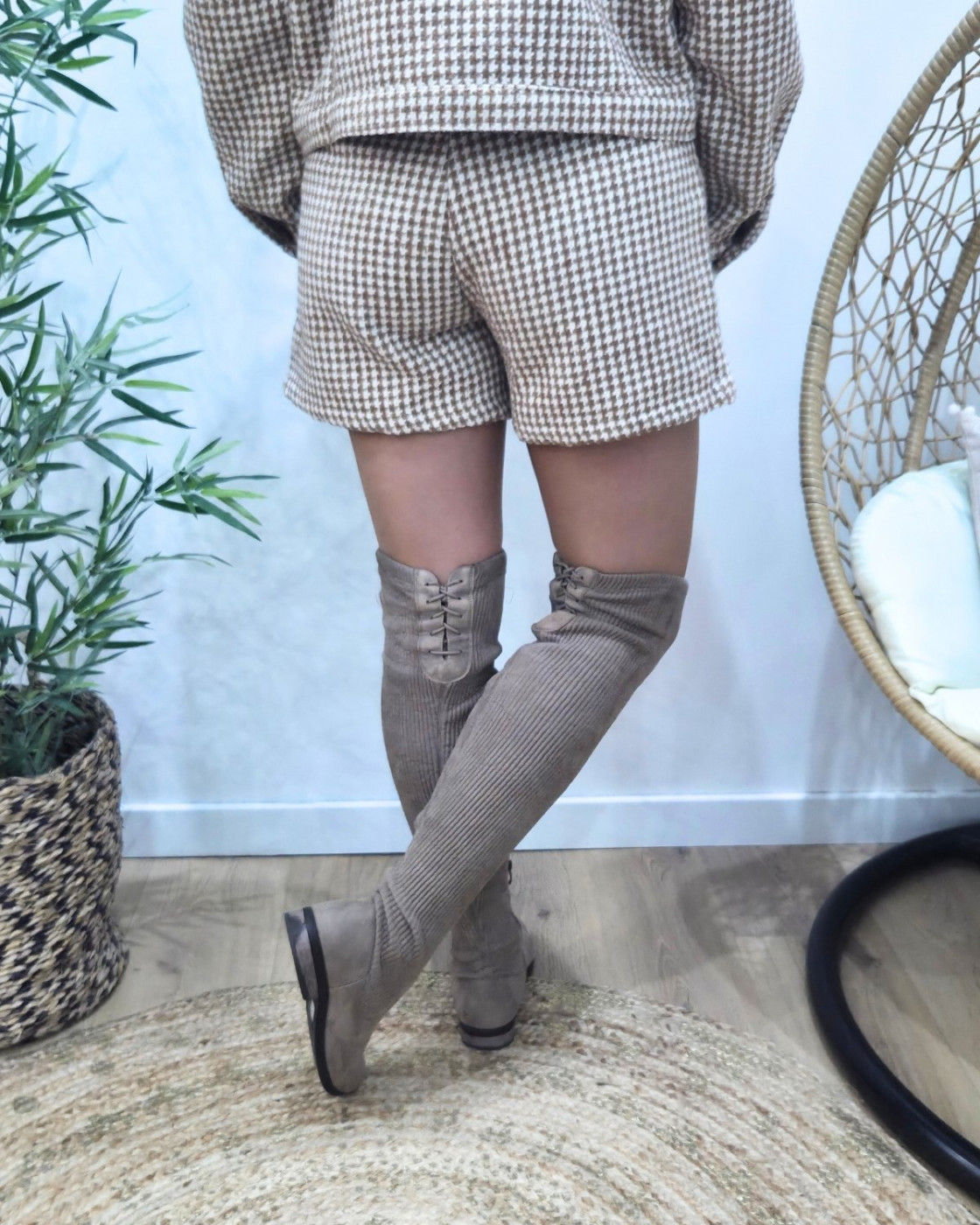 Short à carreaux femme camel liseré doré