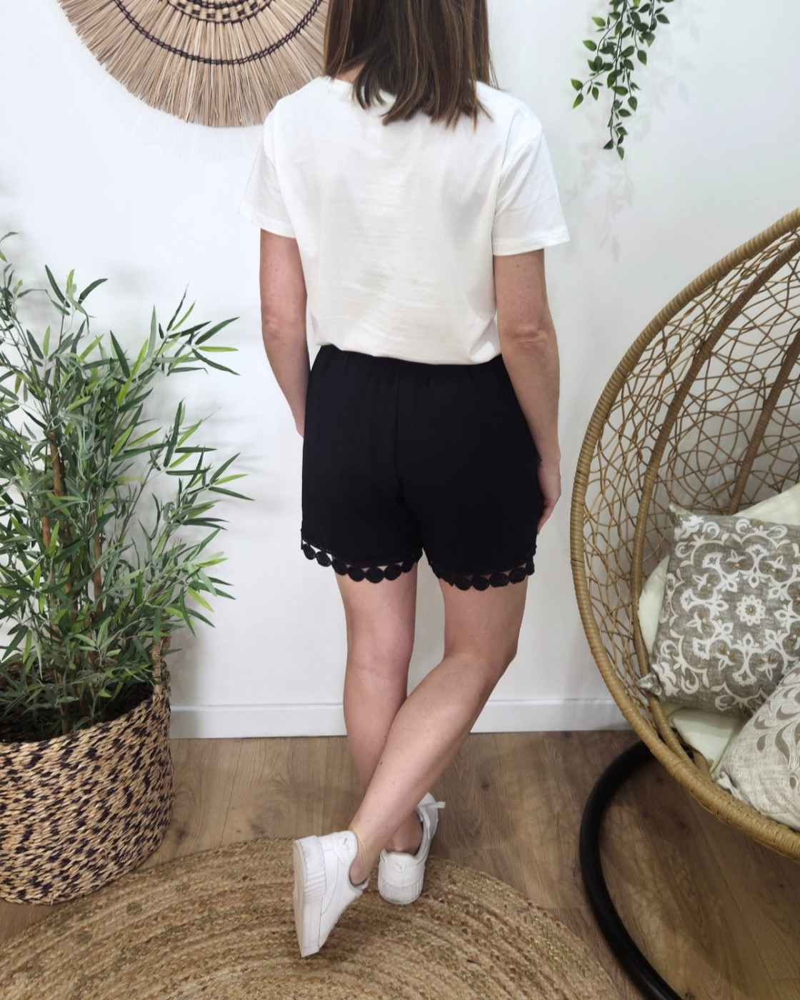 Short femme bleu marine bas dentelle