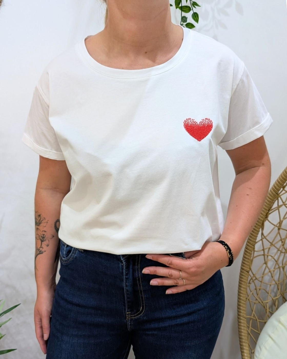 T-Shirt blanc broderie coeur dégradé rouge