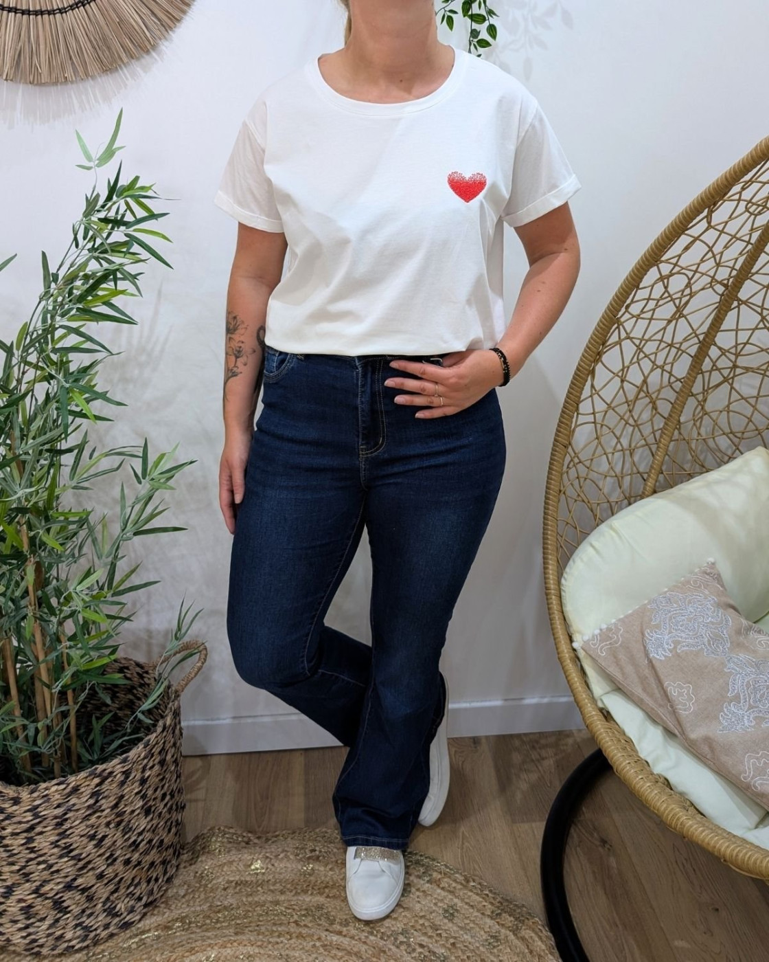 T-Shirt blanc broderie coeur dégradé rouge