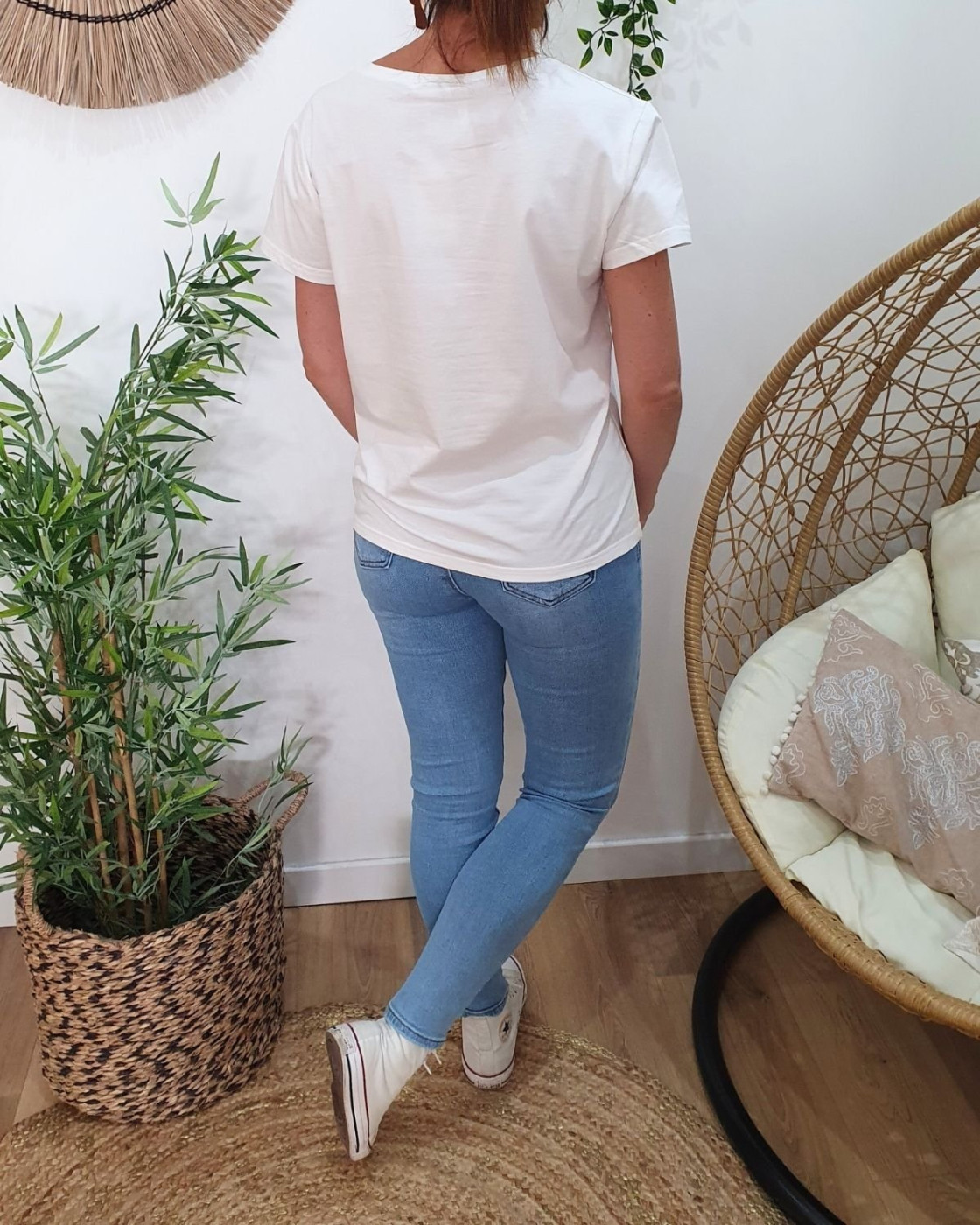 T-Shirt femme blanc broderie happy bleu roi