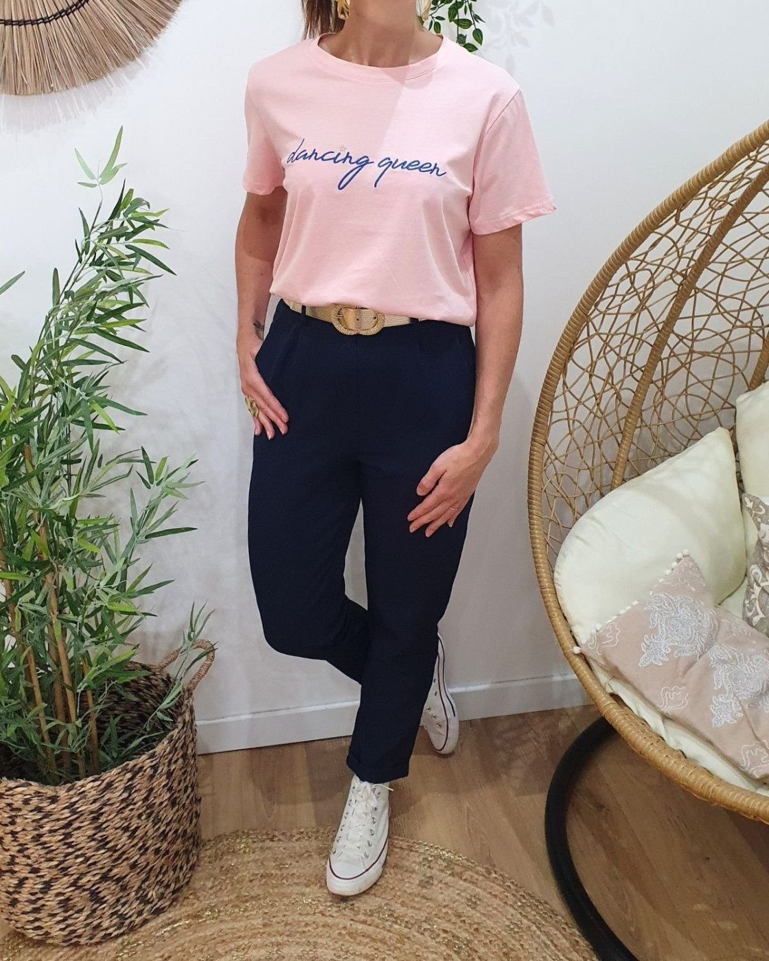 T-shirt femme rose broderie dancing queen bleue et dorée