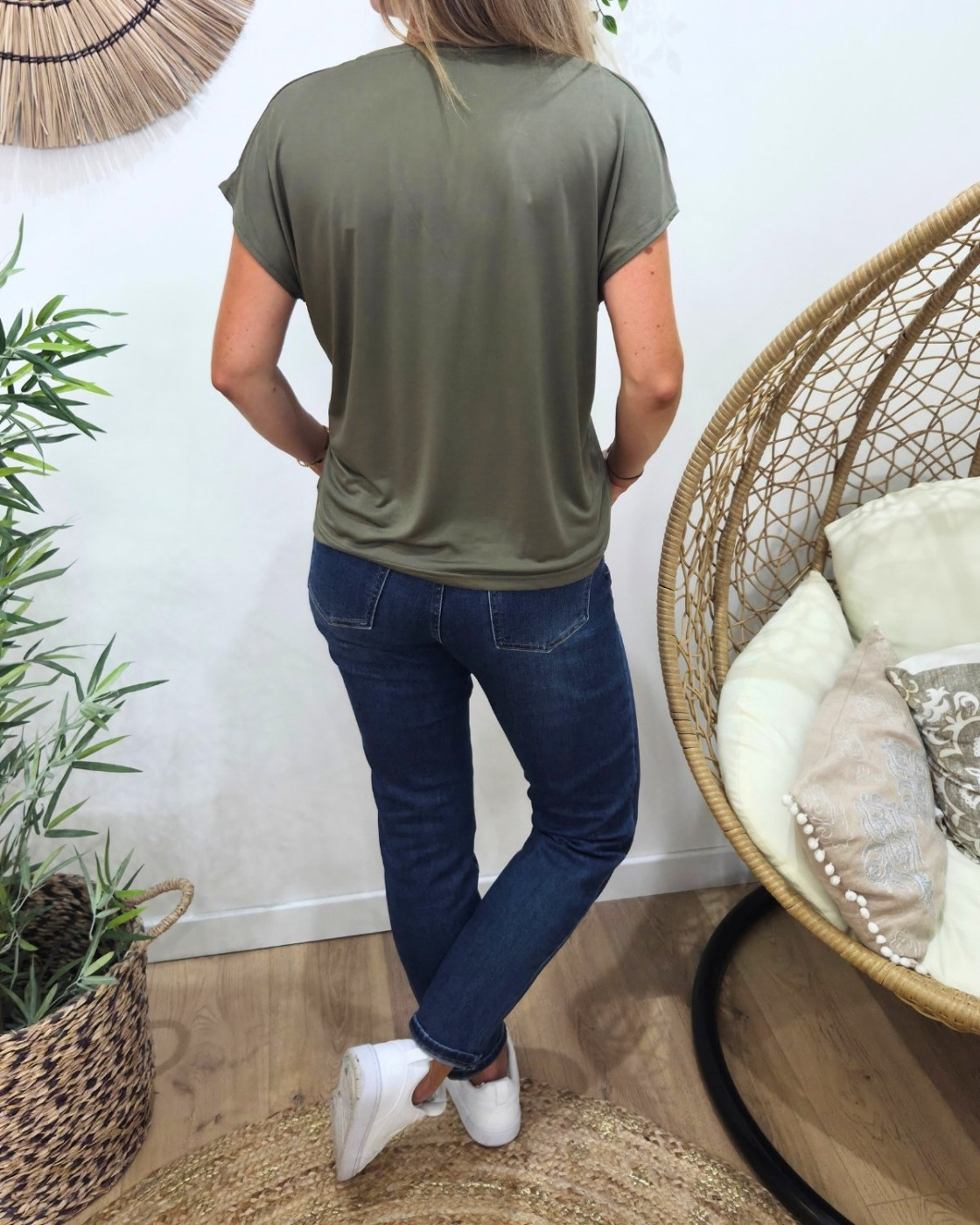 T-Shirt femme uni kaki col V Irènea