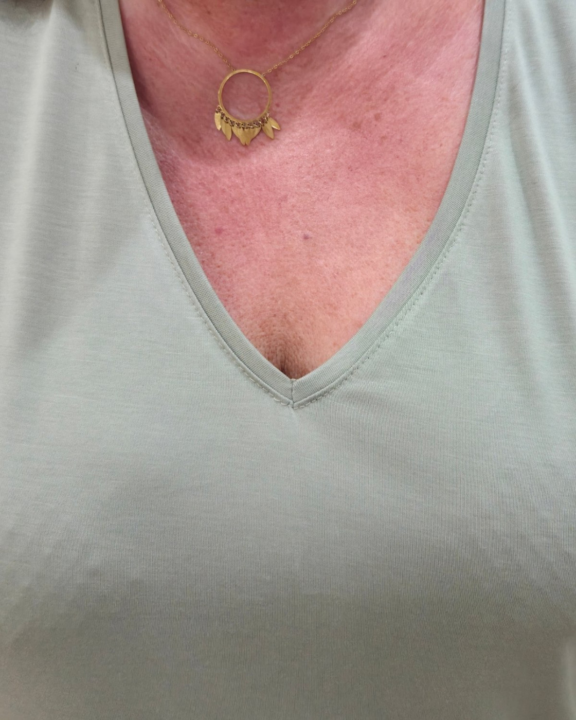 T-Shirt femme uni kaki clair col V Irènea