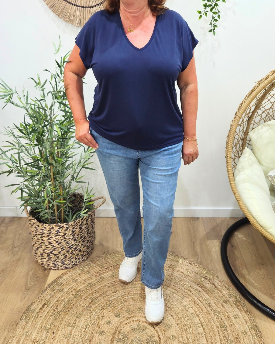 T-Shirt femme uni bleu marine col V Irènea