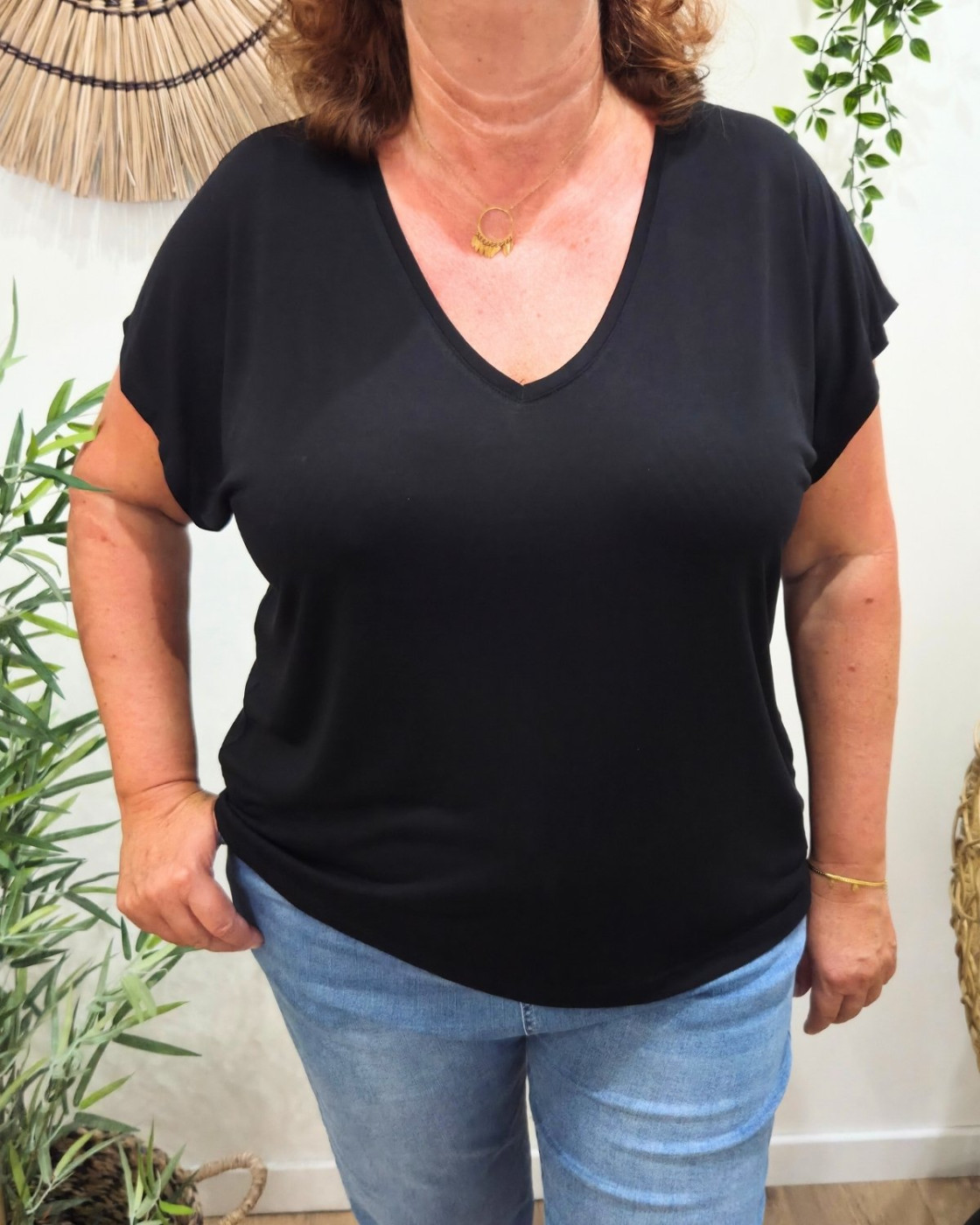 T-Shirt femme uni noir col V Irènea