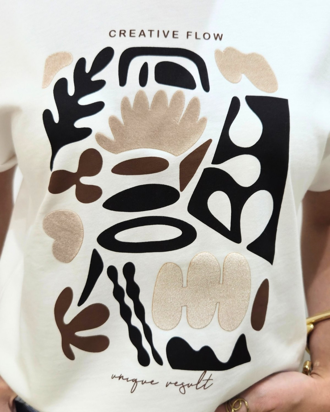 T-Shirt femme blanc motifs noirs marrons creative flow