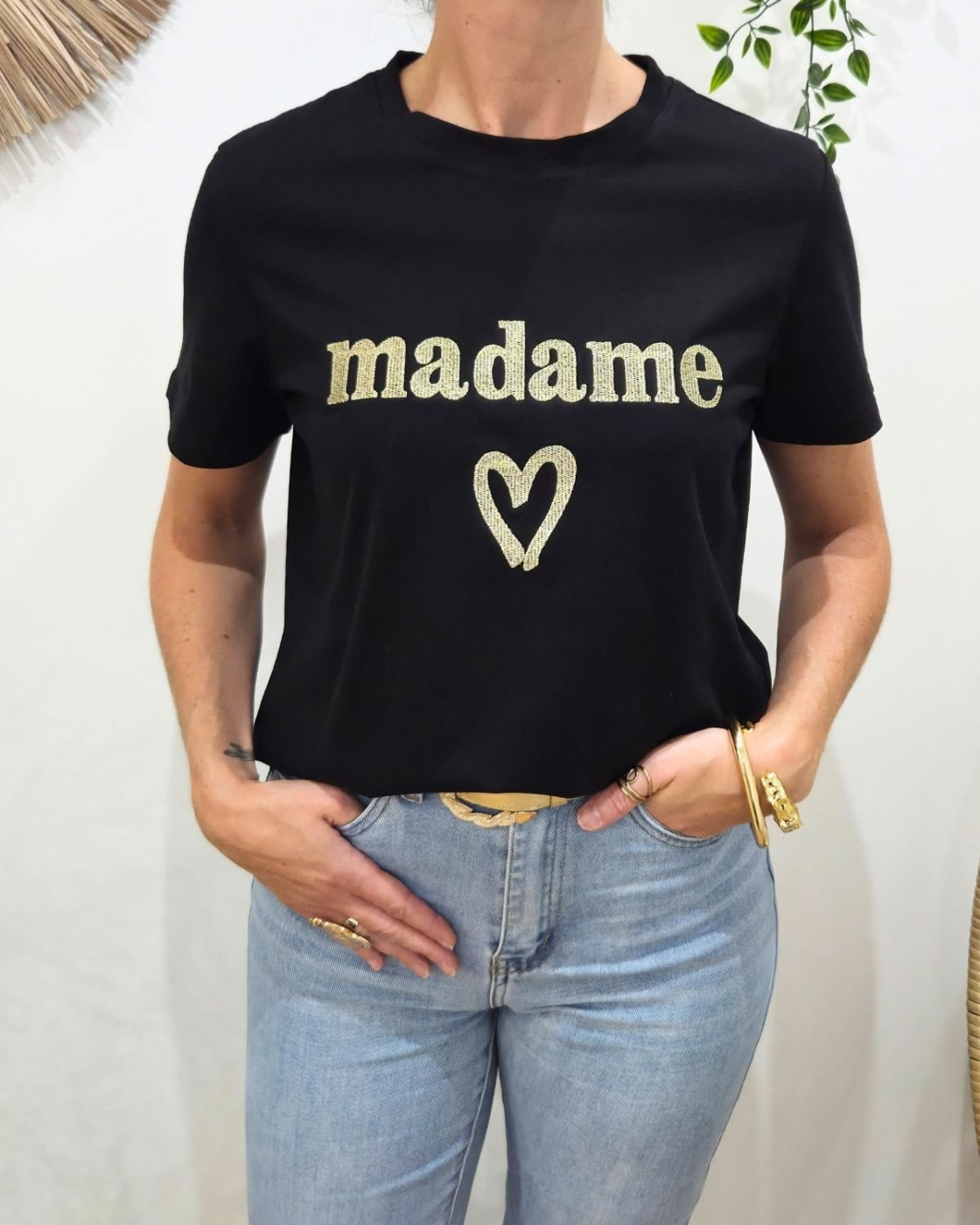 T-Shirt femme noir broderie madame dorée