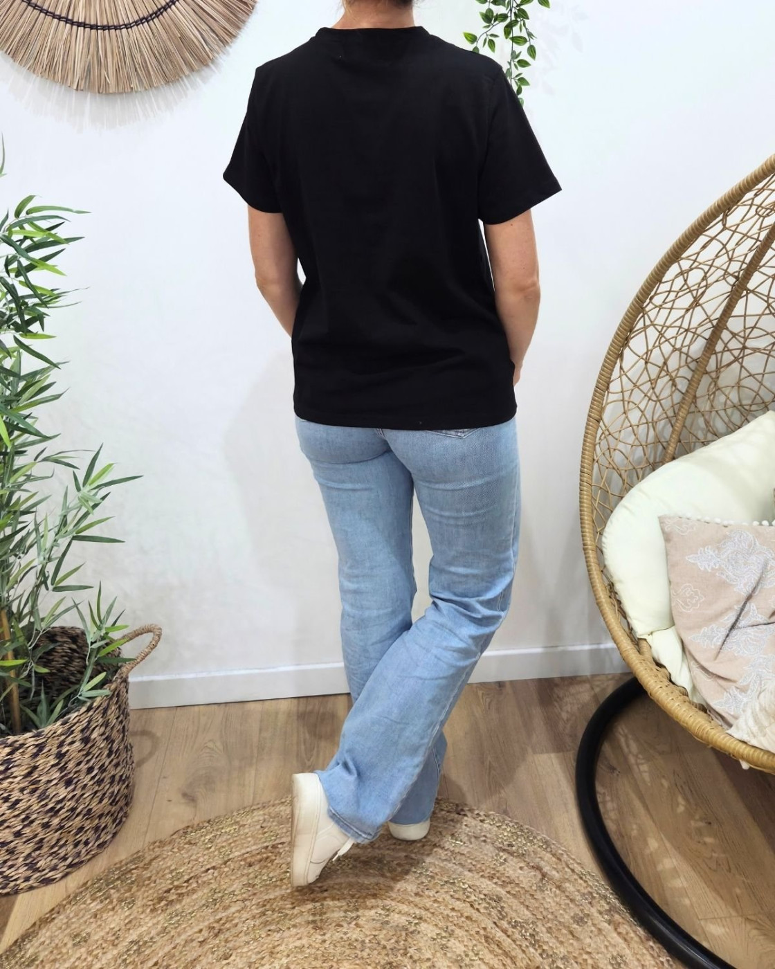 T-Shirt femme noir broderie madame dorée