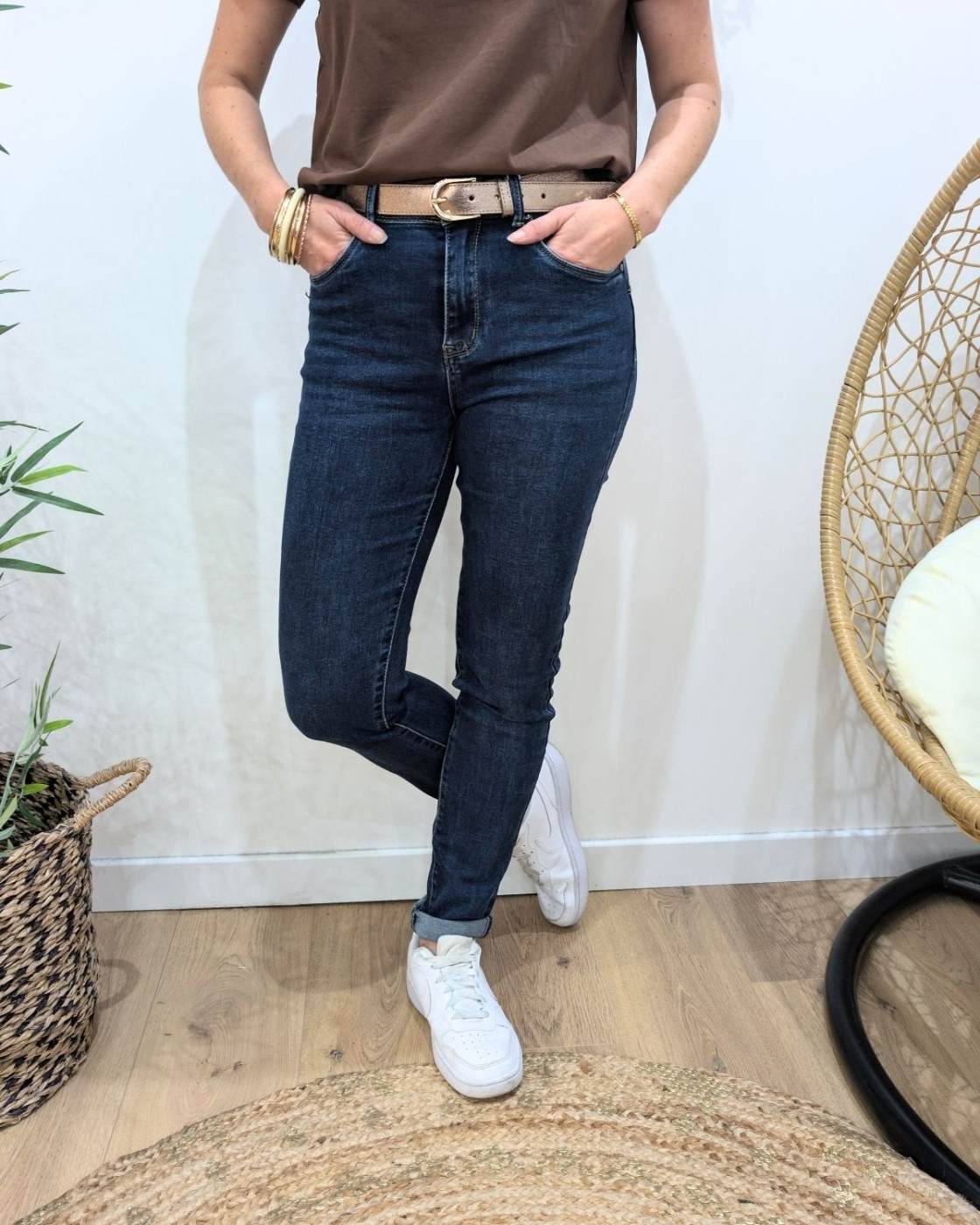 Jean femme slim bleu foncé coupe confort push up