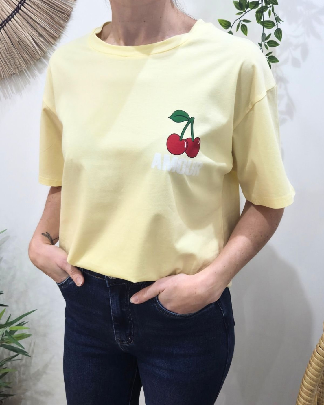 T-Shirt femme jaune AMOUR cerises rose