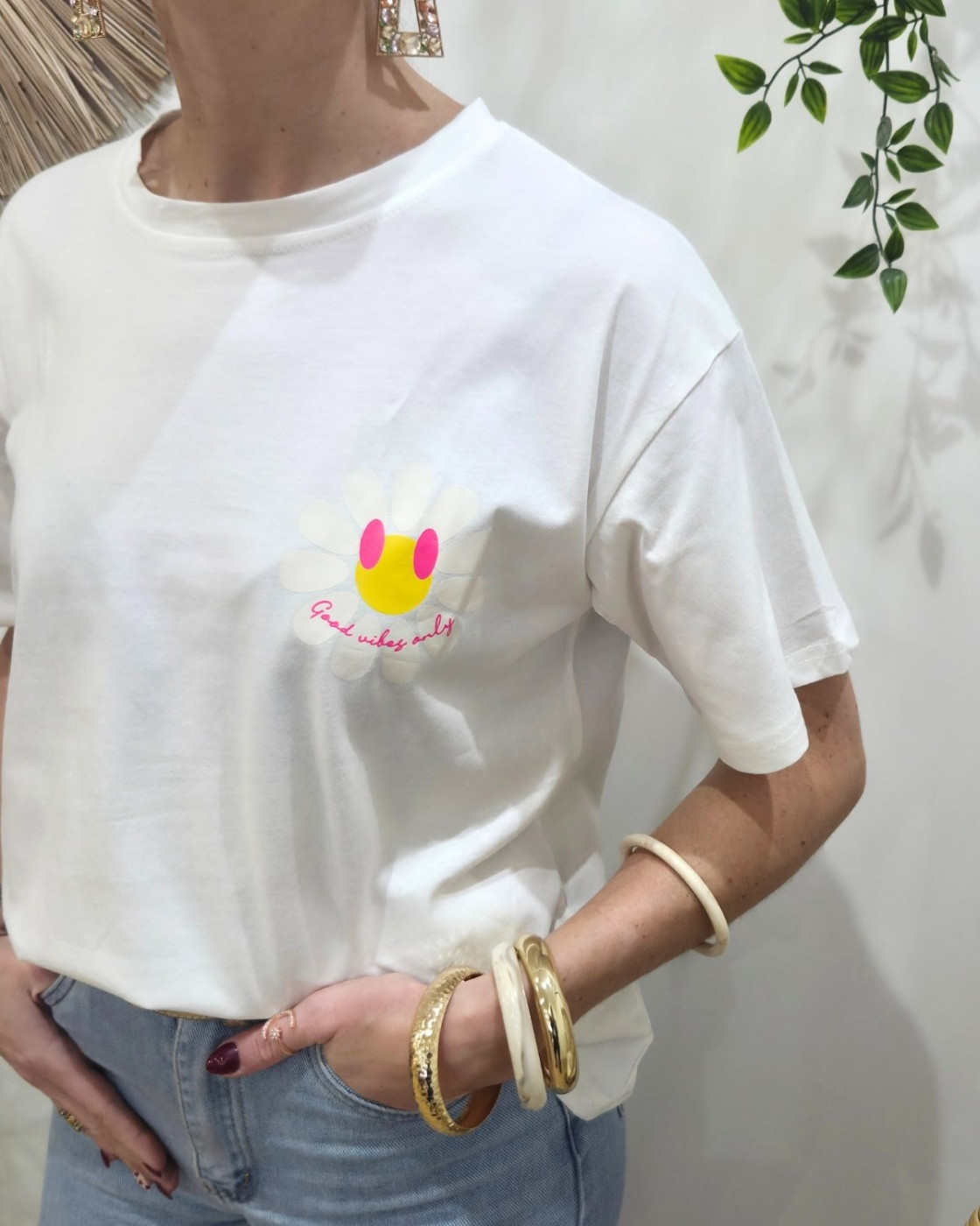 T-Shirt femme blanc fleurs good vibes Only