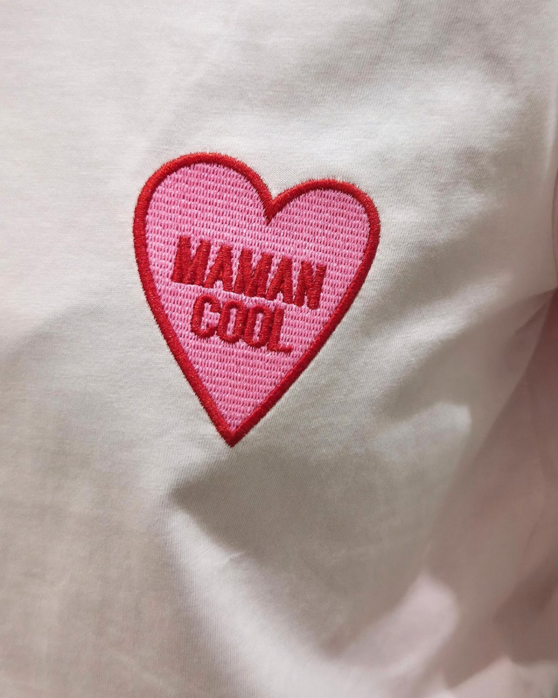T-Shirt femme rose Coeur Maman cool brodé rose et rouge