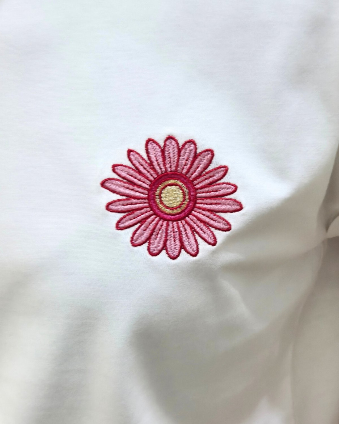 T-shirt femme blanc fleur rose dorée brodée