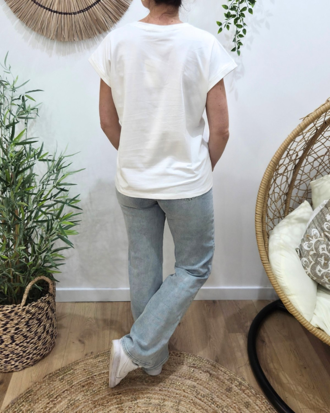 T-shirt femme blanc fleur rose dorée brodée