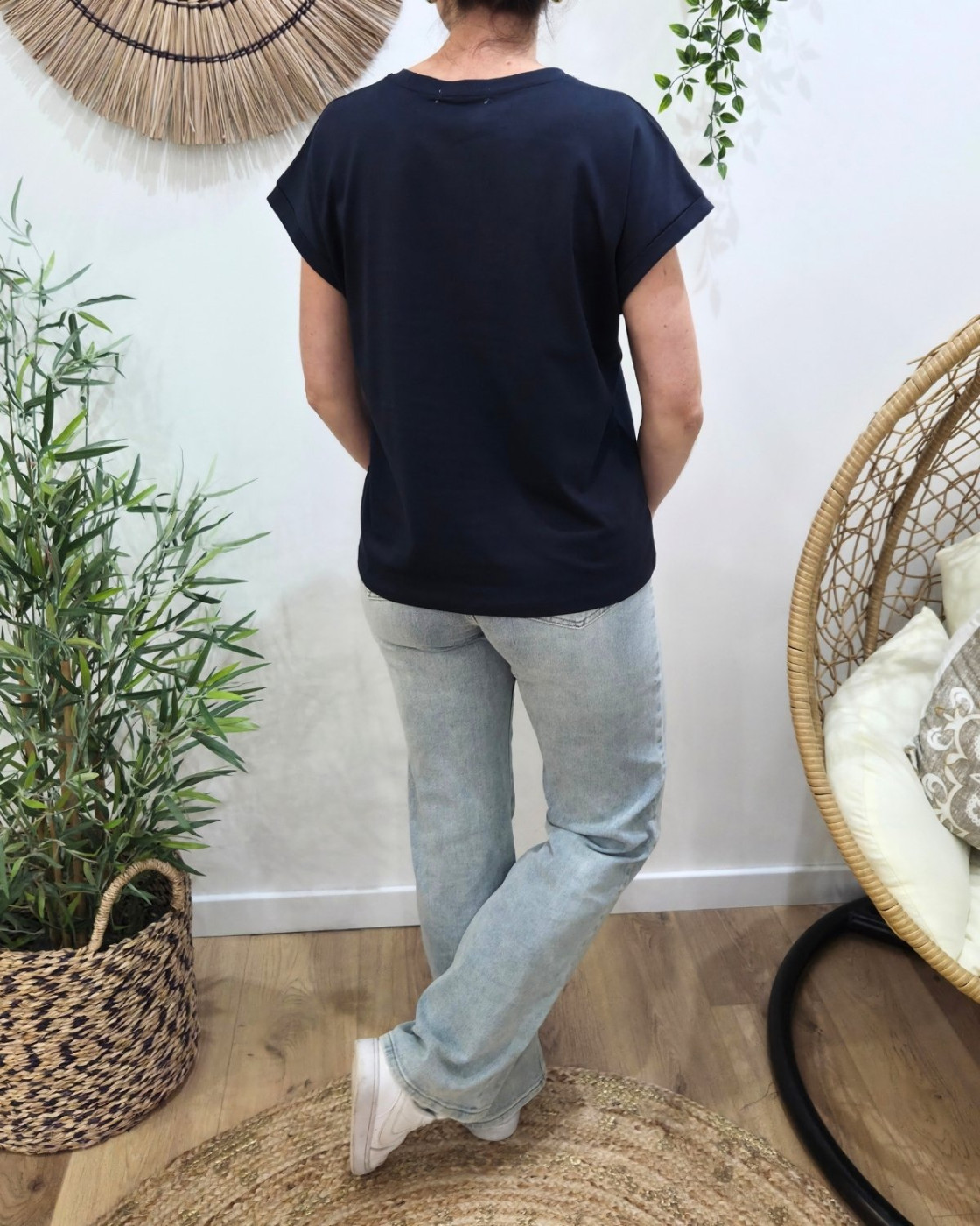 T-shirt femme marine fleur dorée brodée