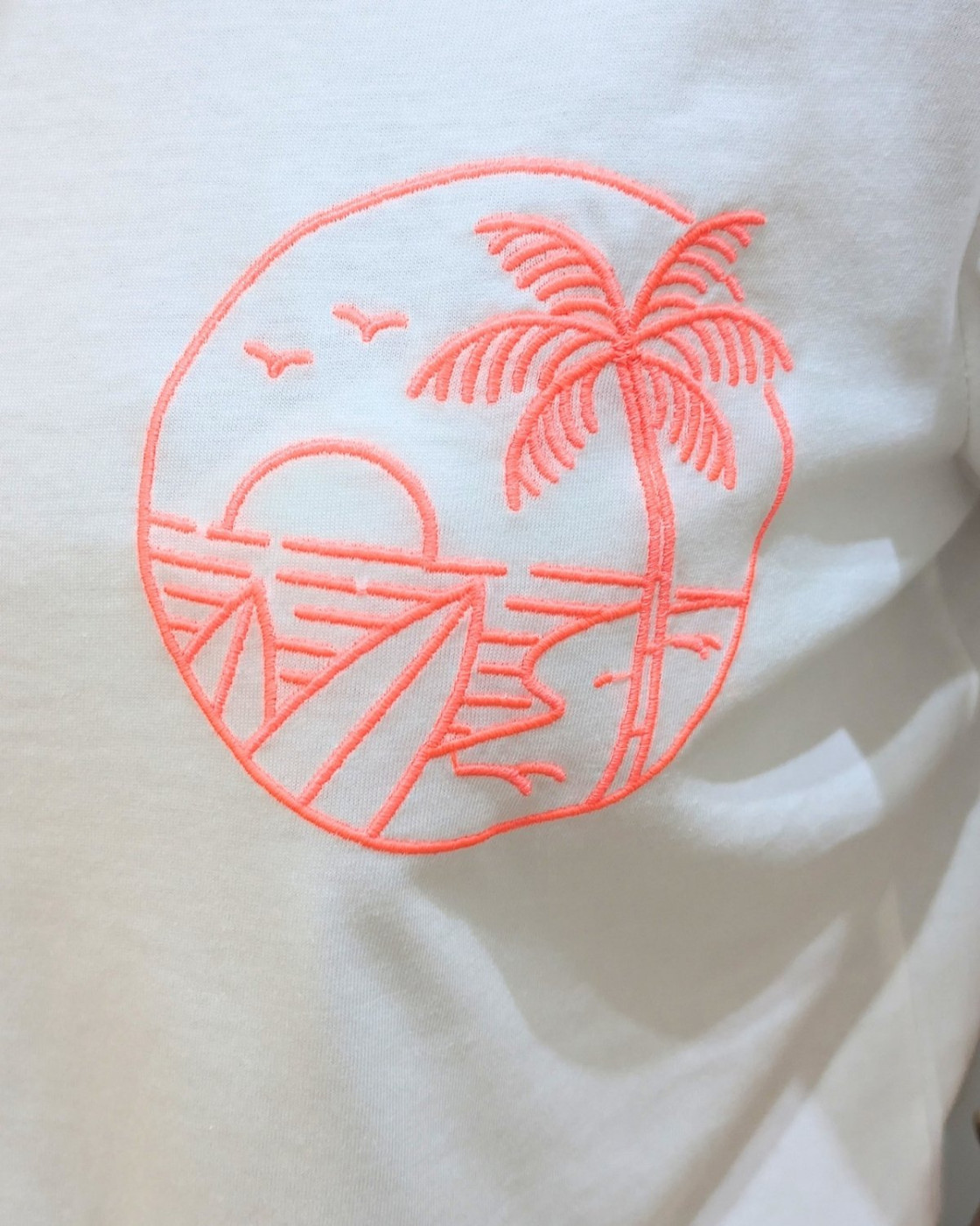 T-shirt femme blanc broderie surf rose