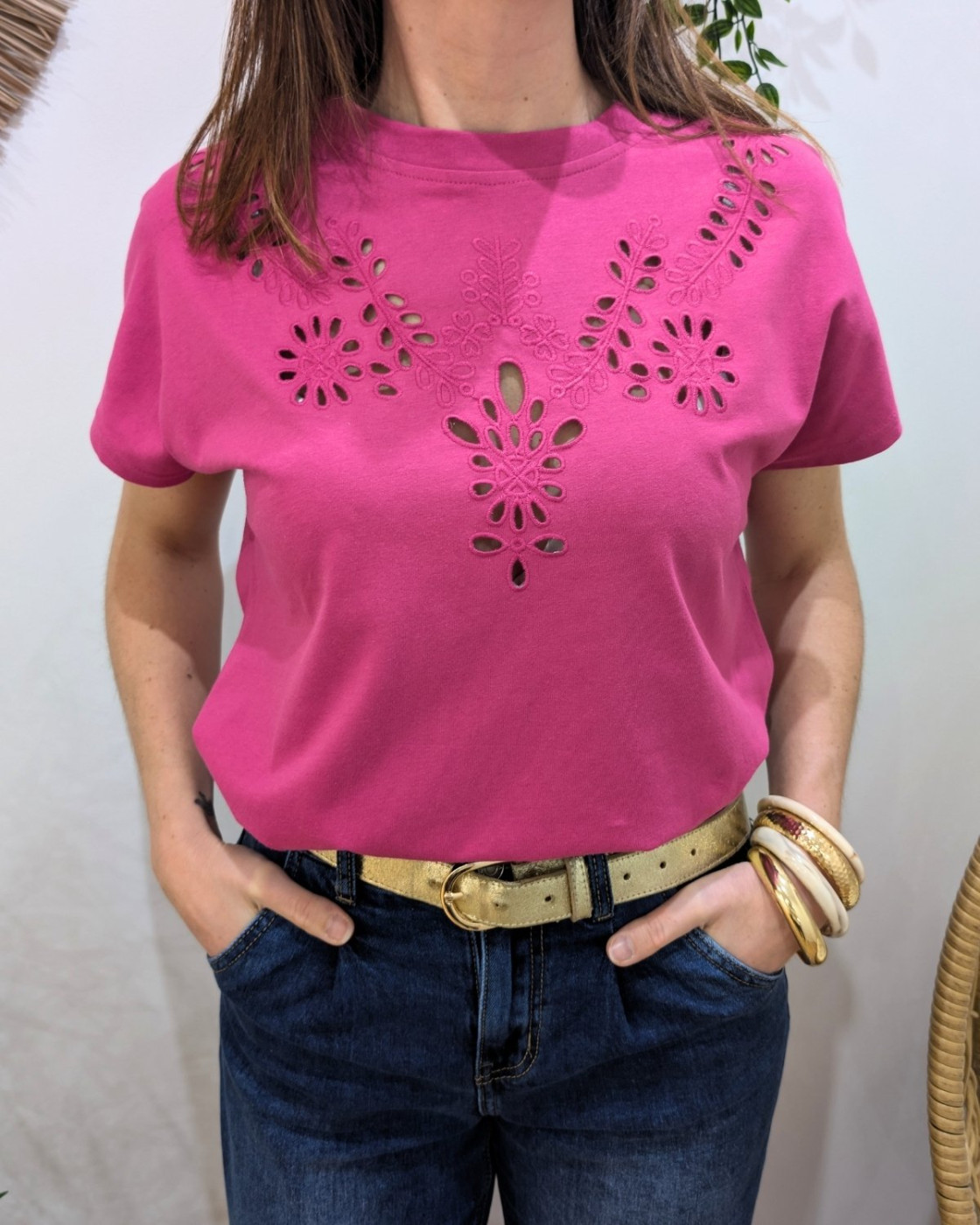 T-Shirt femme fuchsia broderies ajourées Altana