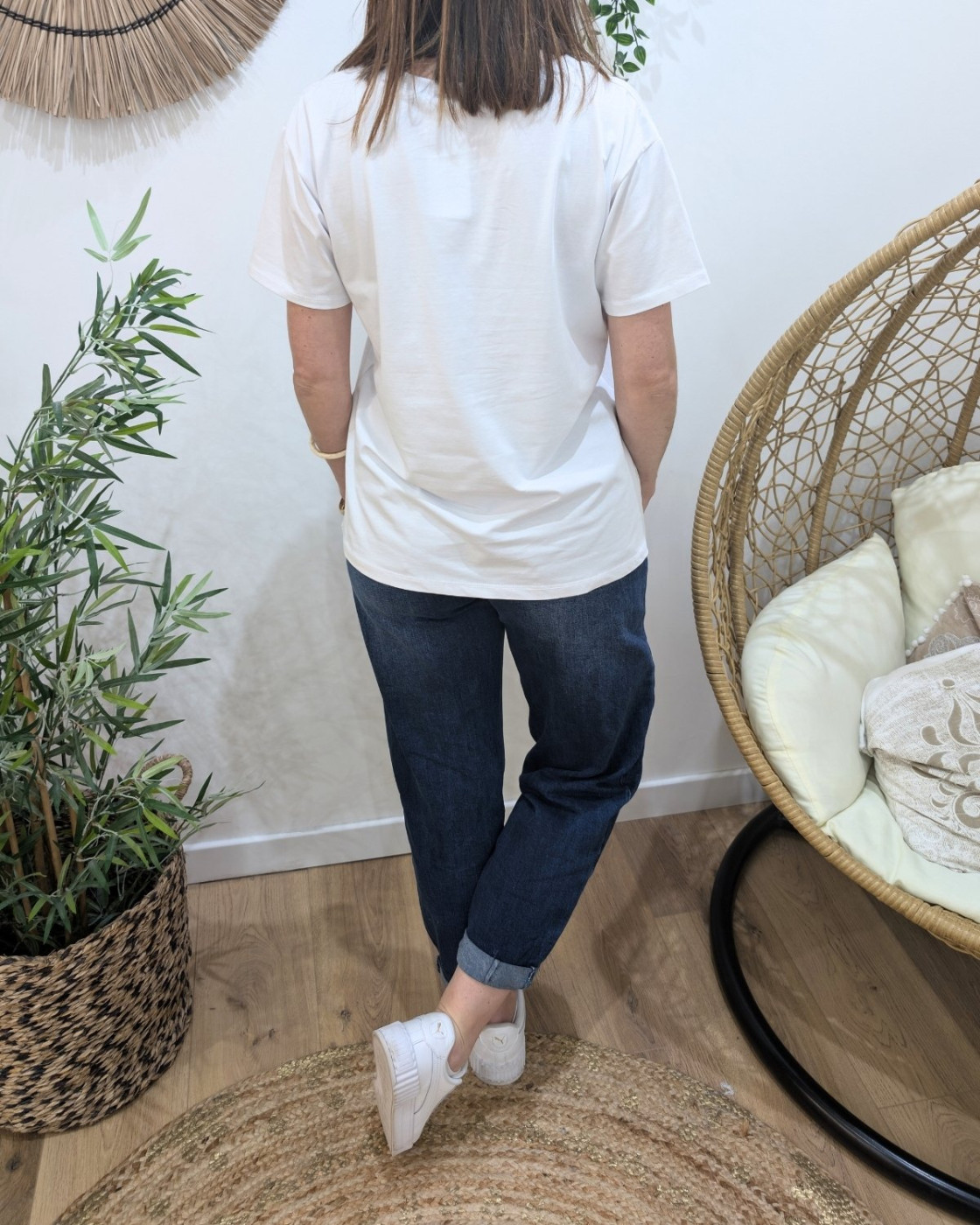 T-Shirt femme blanc LOVE fleuri bouclettes beiges paillettes dorées