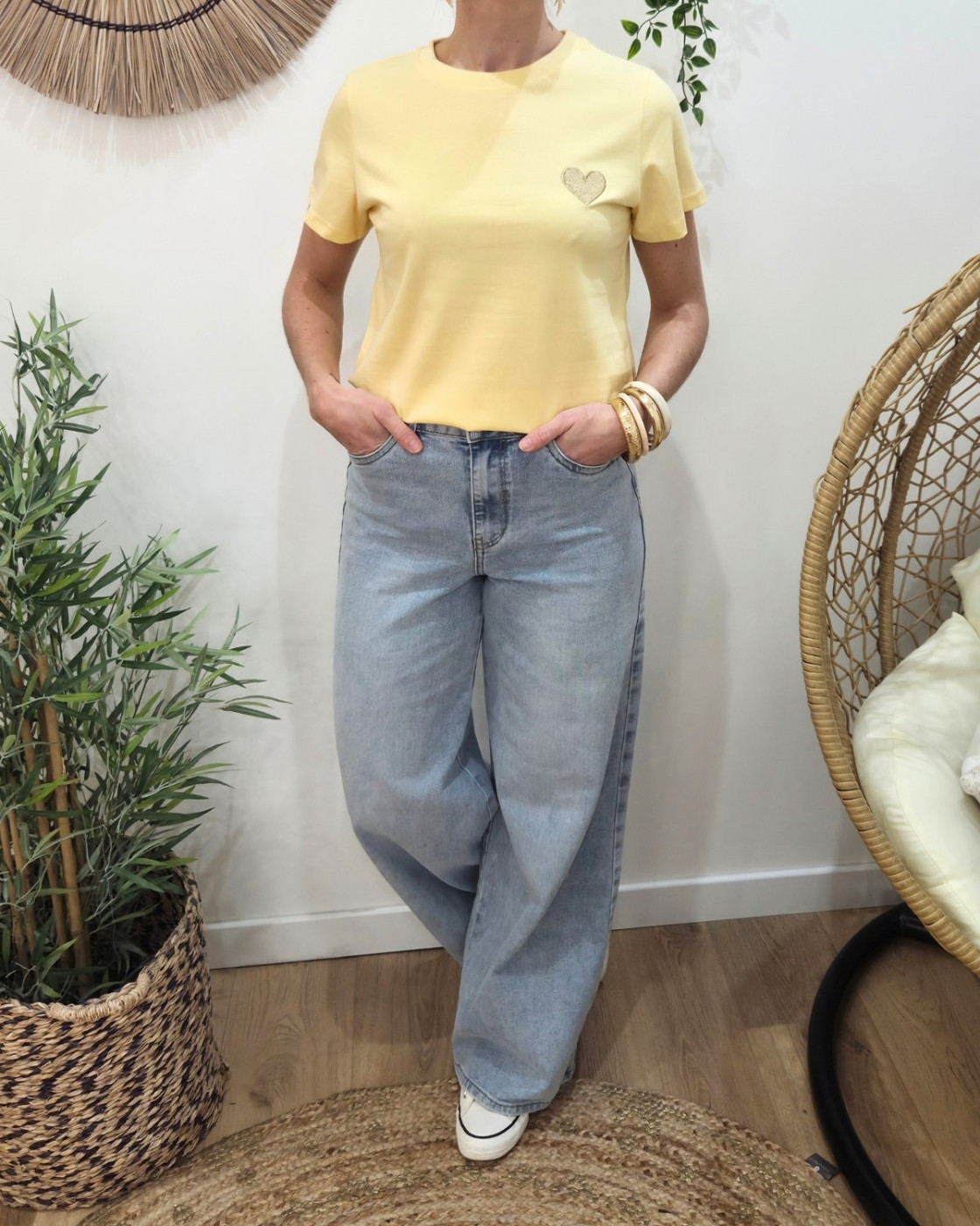 T-Shirt femme jaune pâle broderie coeur doré