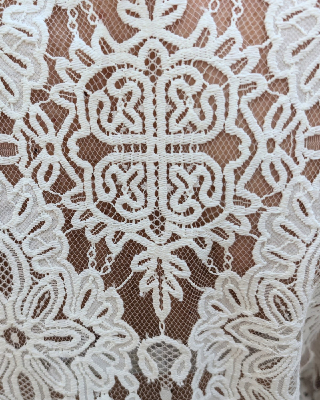 Top dentelle manches longues écru