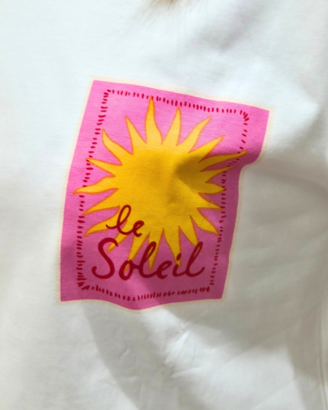 T-shirt femme blanc le soleil rose et jaune