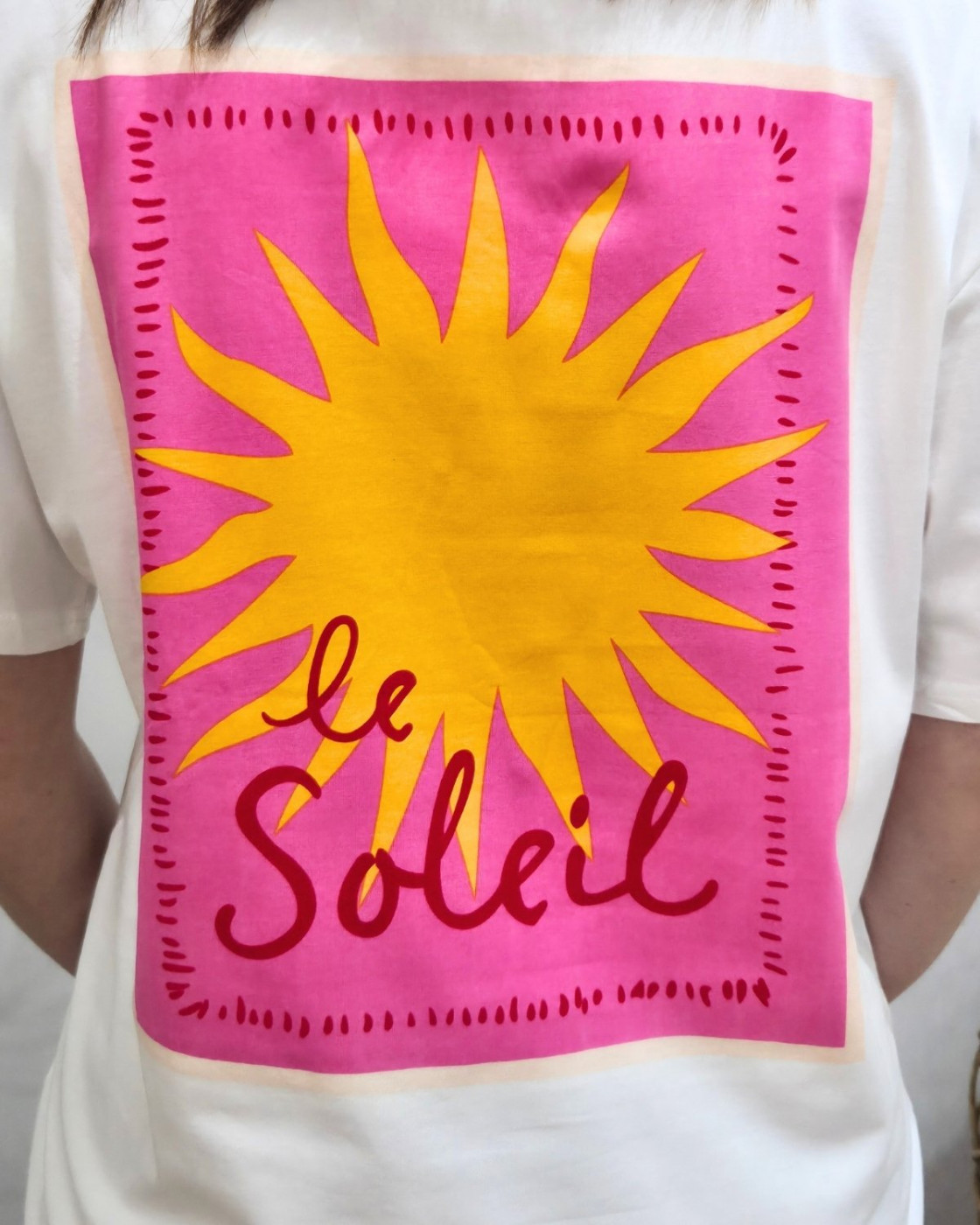 T-shirt femme blanc le soleil rose et jaune