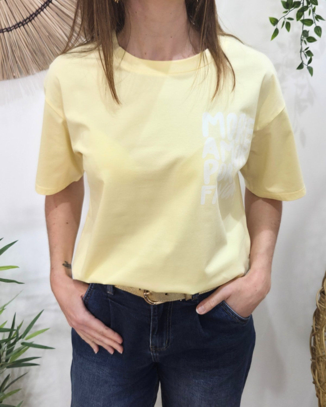 T-shirt femme jaune more amor por favor