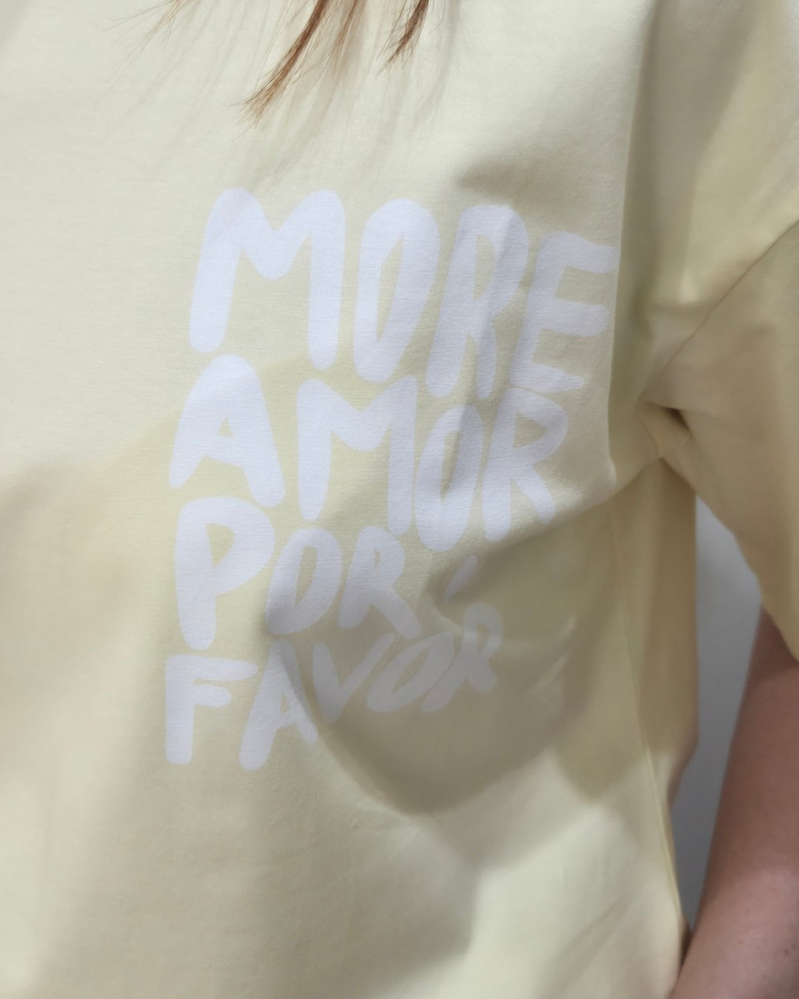 T-shirt femme jaune more amor por favor
