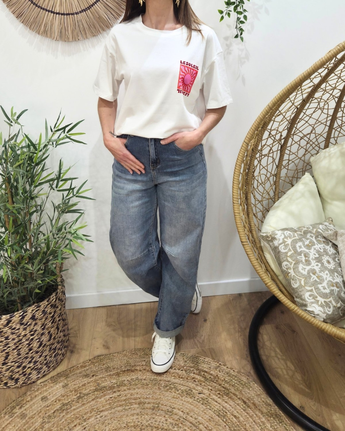 T-shirt femme blanc le soleil rose et rouge