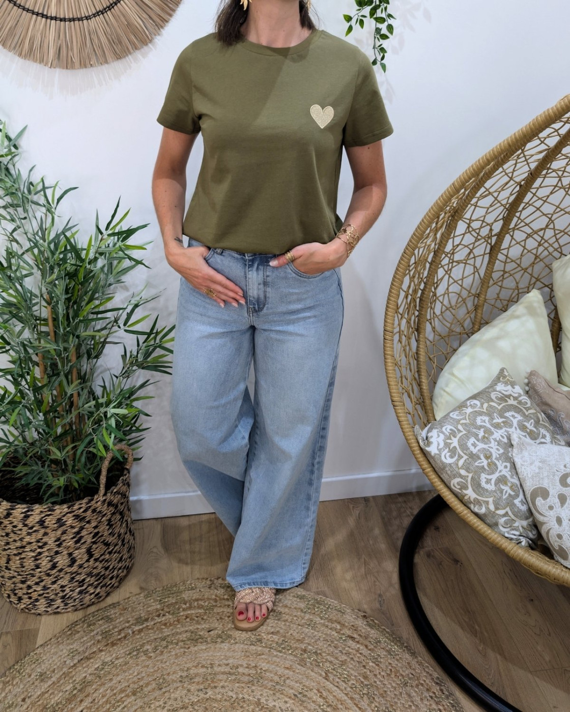 T-Shirt femme kaki broderie coeur doré