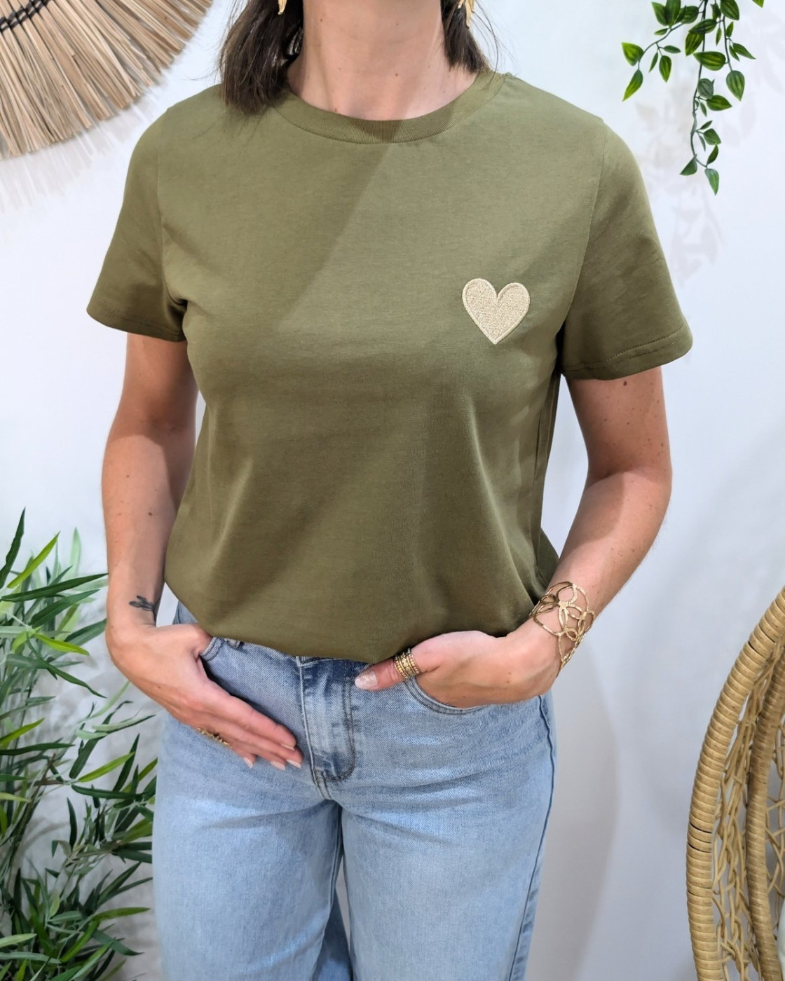 T-Shirt femme kaki broderie coeur doré