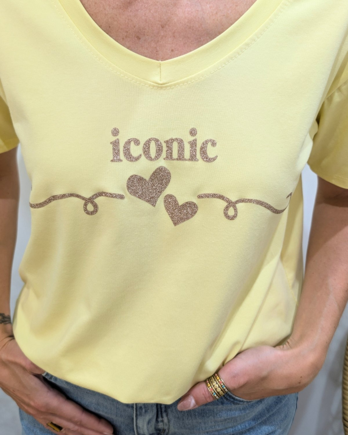 T-Shirt femme Iconic coeurs paillettes dorées