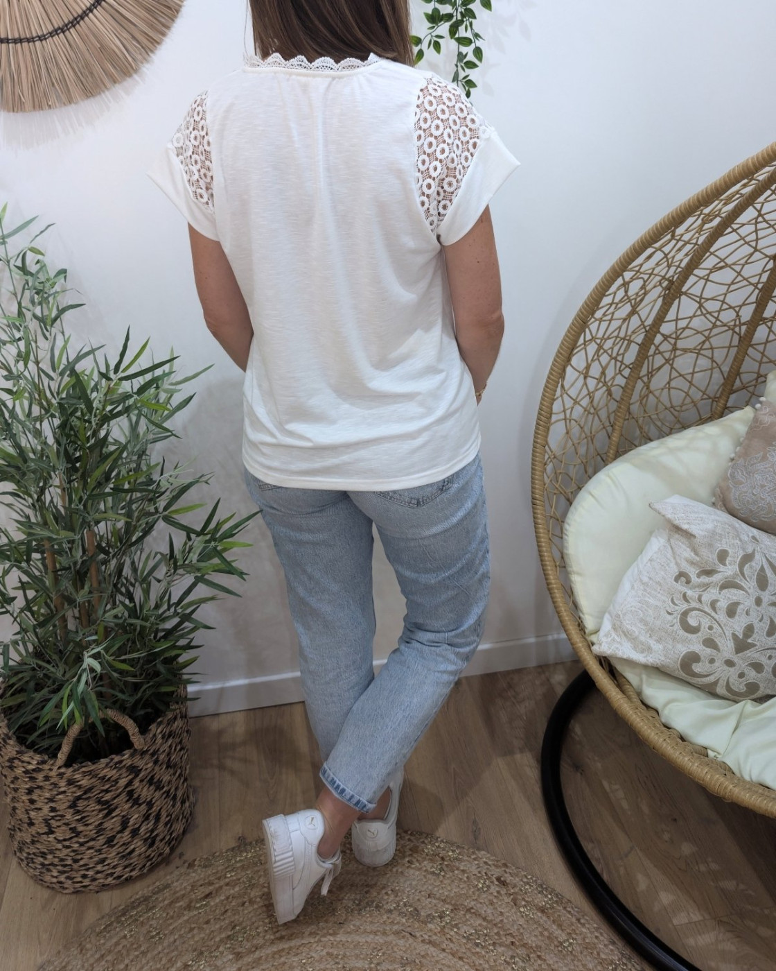 T-shirt femme blanc manches et col brodés Izia