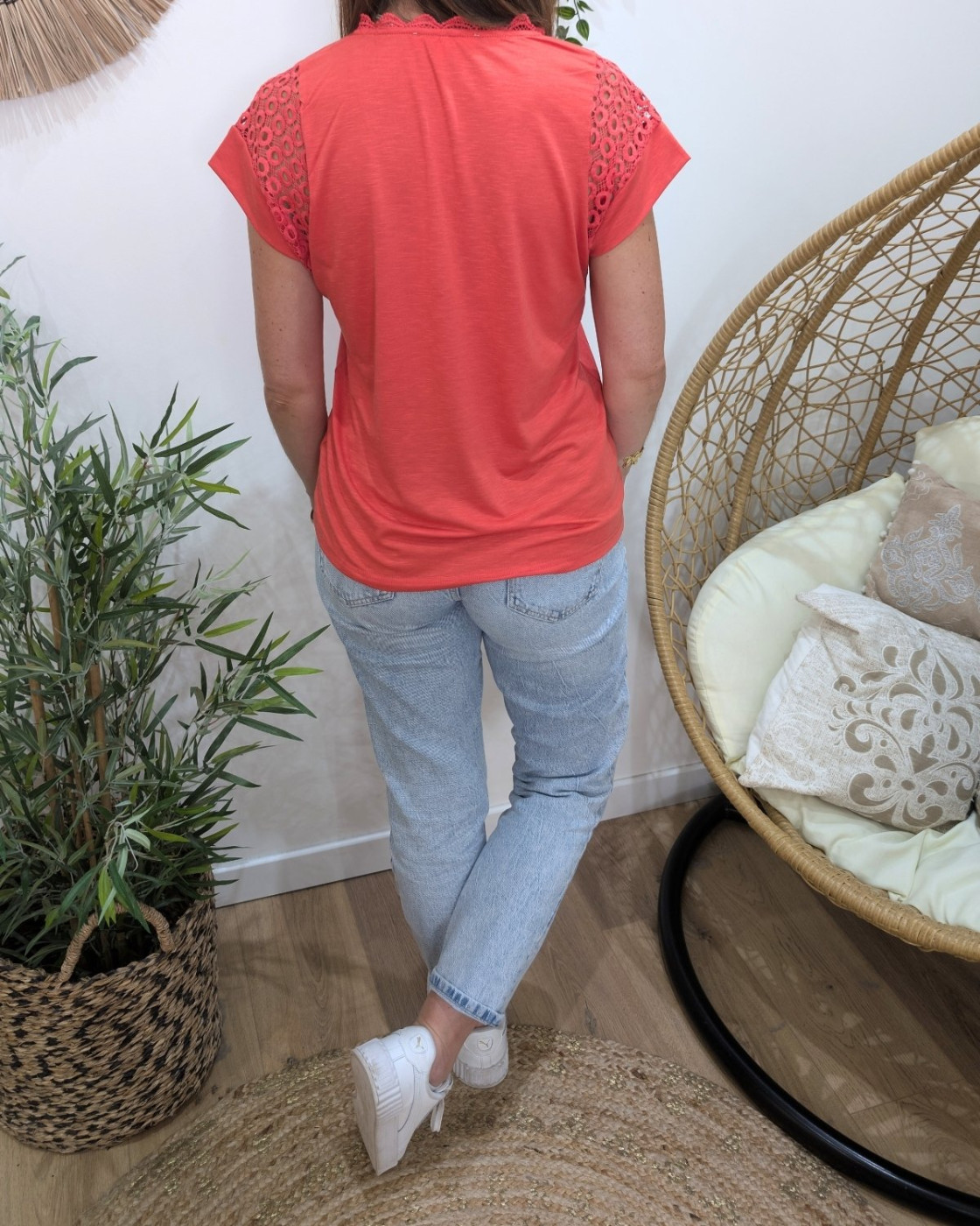 T-shirt femme corail manches et col brodés Izia