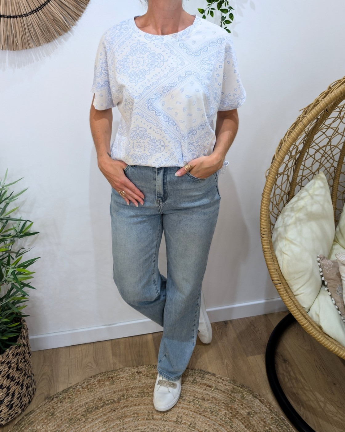 T-shirt femme blanc motifs baroques bleu ciel Severina