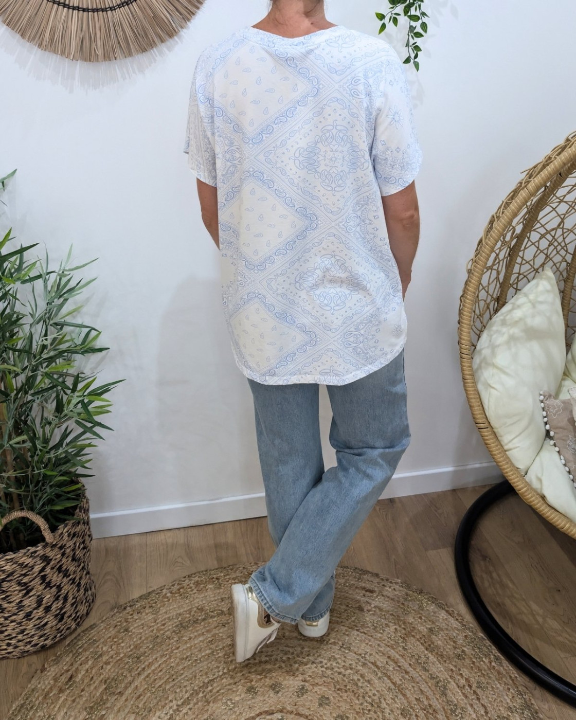 T-shirt femme blanc motifs baroques bleu ciel Severina