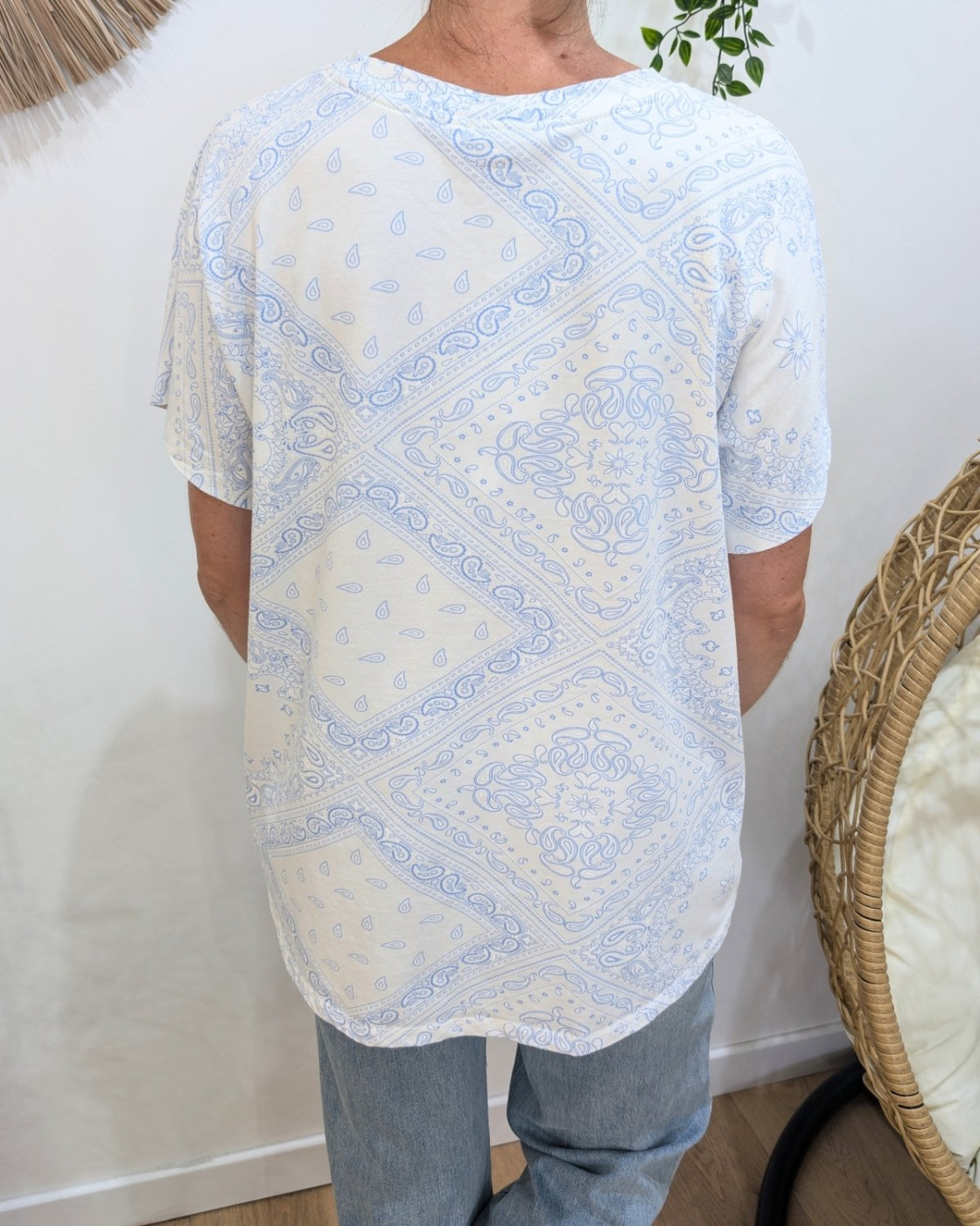 T-shirt femme blanc motifs baroques bleu ciel Severina