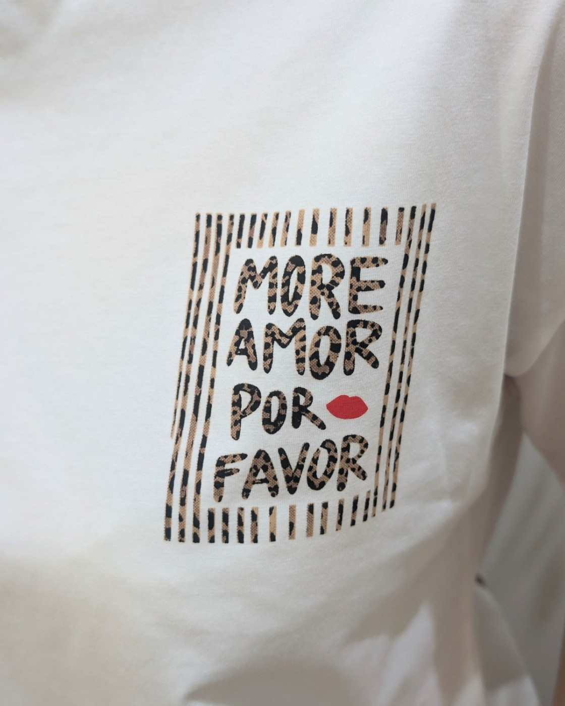 T-shirt femme blanc léopard more amor por favor rayé